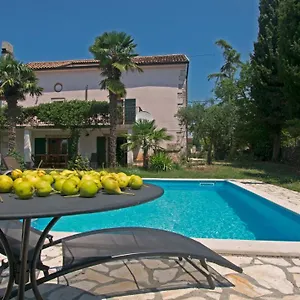 https://villa-micheline.in-istria.net